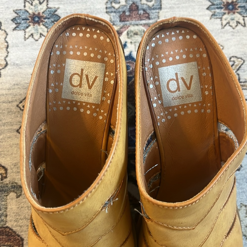 Gently Worn, dolce Vida, clogs, size 8 - Picture 2 of 7